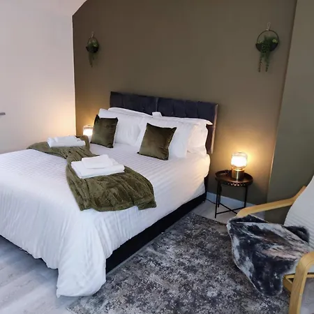 Comfortable 3 Bedrooms Leeds Beach House - Ideal For Family And Contractors - Free Parking For 2 Cars - Wifi - Large Tv In Bedrooms - Smart Light Leeds (West Yorkshire) Esterno foto